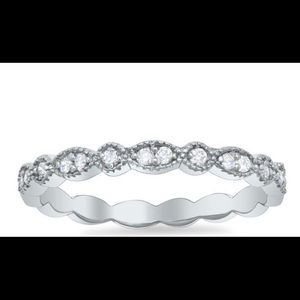 Gold ring with diamonds